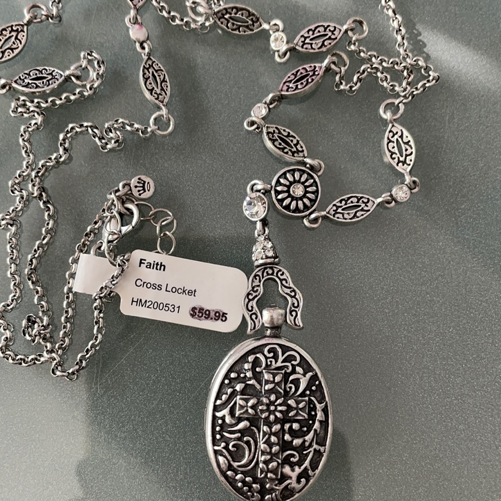 Locket Faith cross